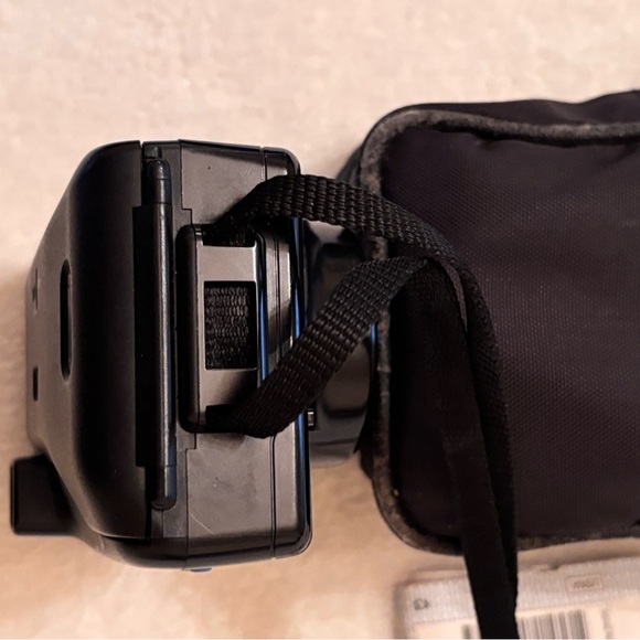 Vtg Olympus Infinity Zoom 210 Point and Shot Black Camera & Access.(not tested) - Picture 6 of 16